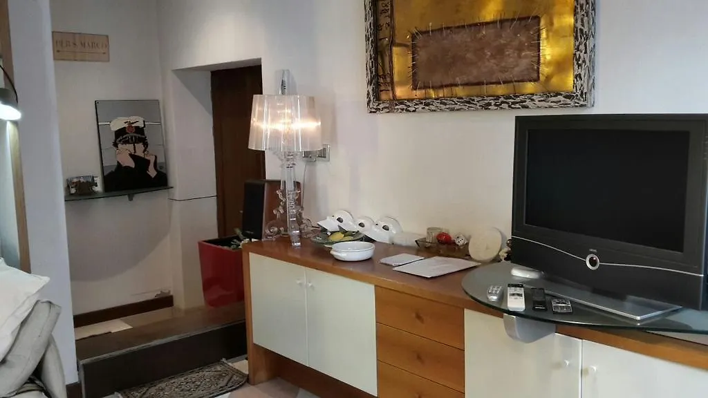 In A Lovely Garden Biennale Flat Apartment Venice