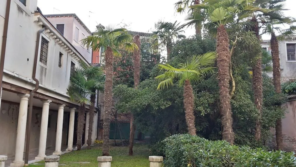 Apartment In A Lovely Garden Biennale Flat Italy