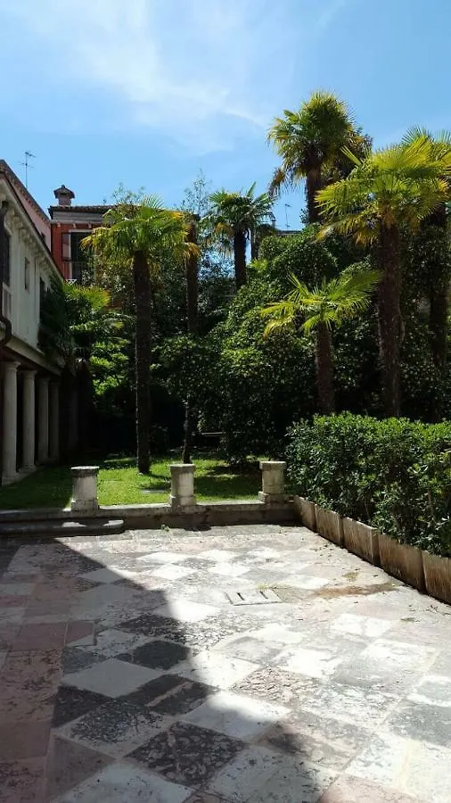 Apartment In A Lovely Garden Biennale Flat